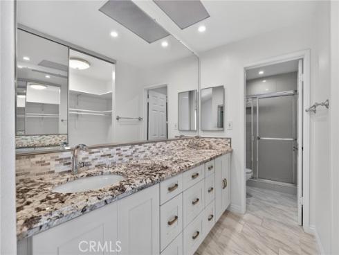 11 Redwood Tree , Irvine, CA