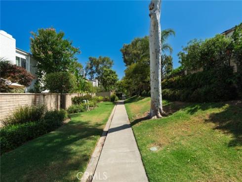 11 Redwood Tree , Irvine, CA