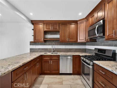 11 Redwood Tree , Irvine, CA