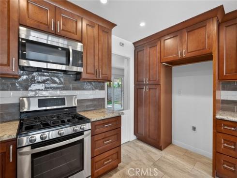 11 Redwood Tree , Irvine, CA