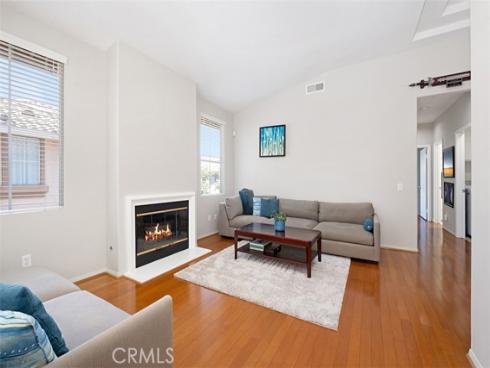 709  Solvay Aisle  , Irvine, CA