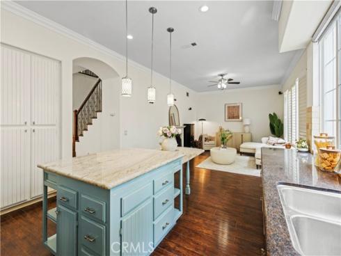 82 Winslow Lane, Irvine, CA