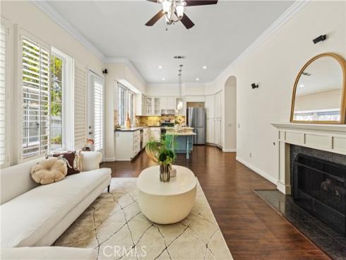 82 Winslow Lane, Irvine, CA