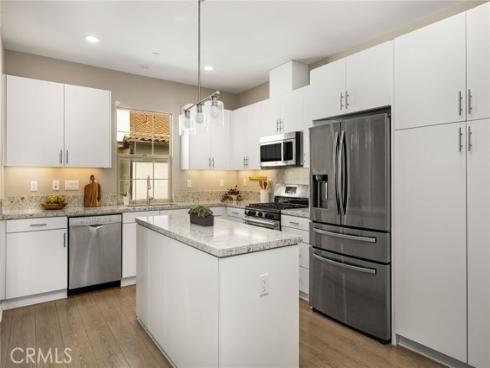 111 Tallowood , Irvine, CA