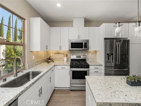 111 Tallowood , Irvine, CA