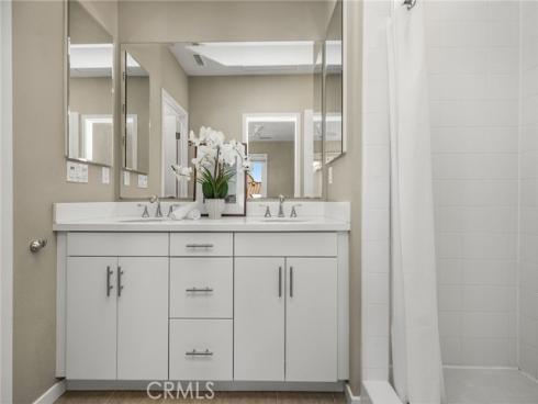 111 Tallowood , Irvine, CA