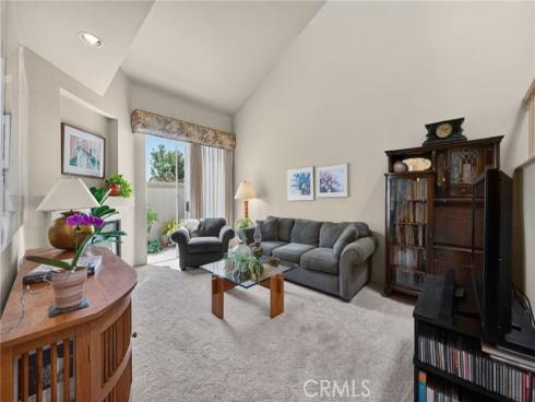 10 Agostino , Irvine, CA