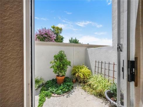 10 Agostino , Irvine, CA