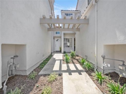 10 Agostino , Irvine, CA