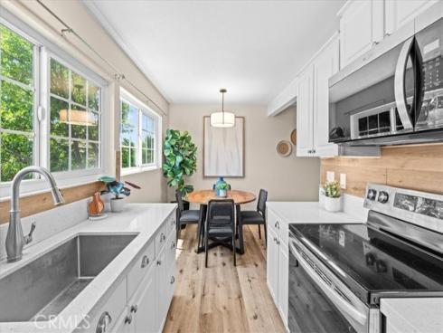 208 Springview , Irvine, CA