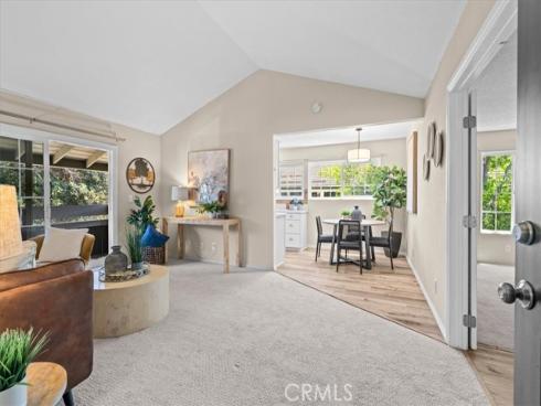 208 Springview , Irvine, CA