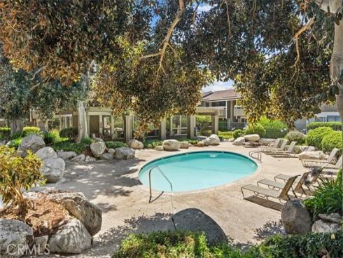 208 Springview , Irvine, CA