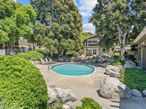 208 Springview , Irvine, CA