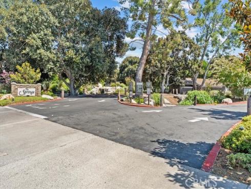 208 Springview , Irvine, CA