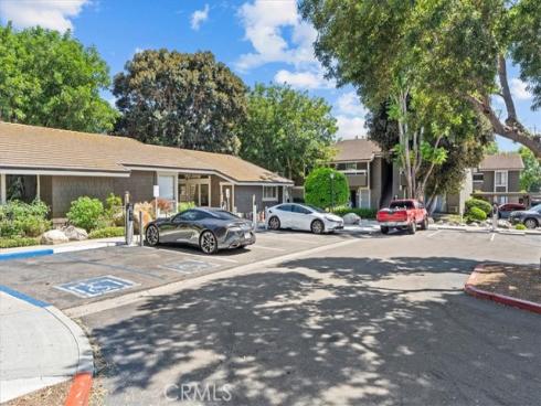 208 Springview , Irvine, CA