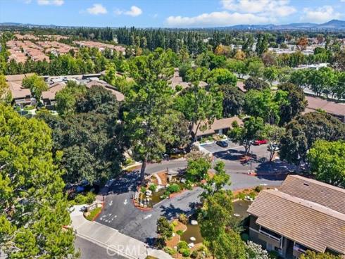 208 Springview , Irvine, CA