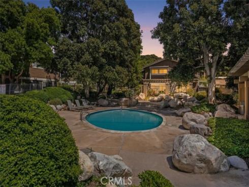 208 Springview , Irvine, CA