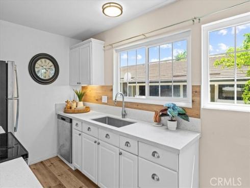 208 Springview , Irvine, CA