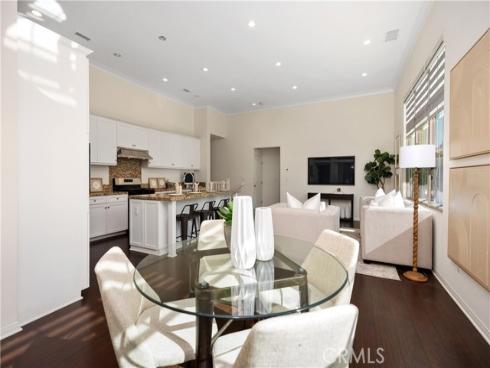 86 Mayfair , Irvine, CA
