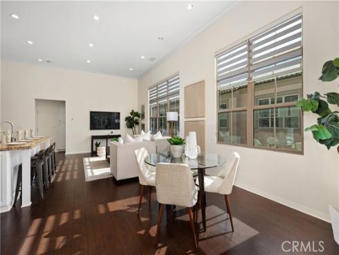 86 Mayfair , Irvine, CA