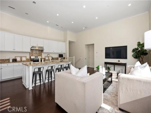86 Mayfair , Irvine, CA