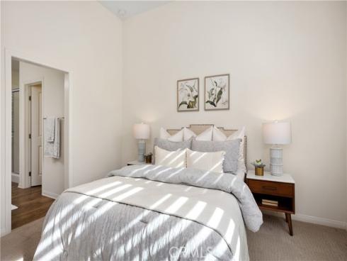 86 Mayfair , Irvine, CA