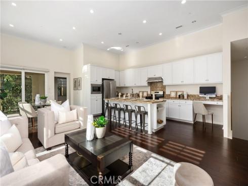86 Mayfair , Irvine, CA