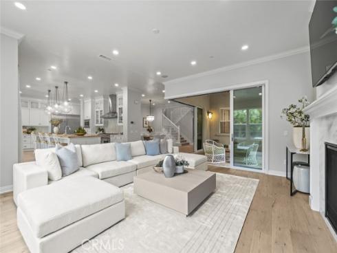 208 Radial , Irvine, CA