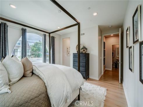 159 Newington , Irvine, CA