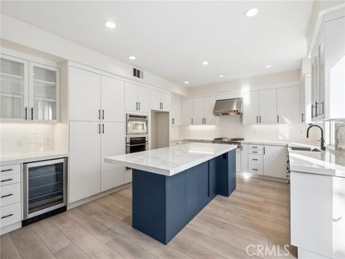 62 Logan , Irvine, CA