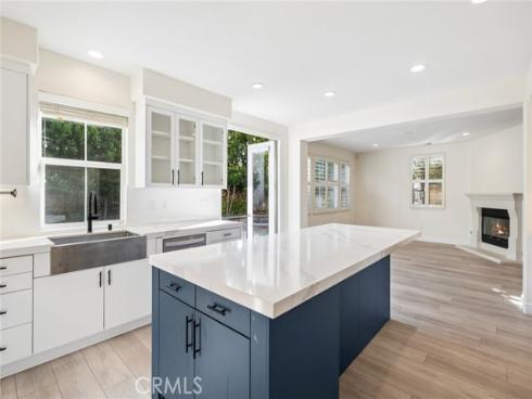 62 Logan , Irvine, CA