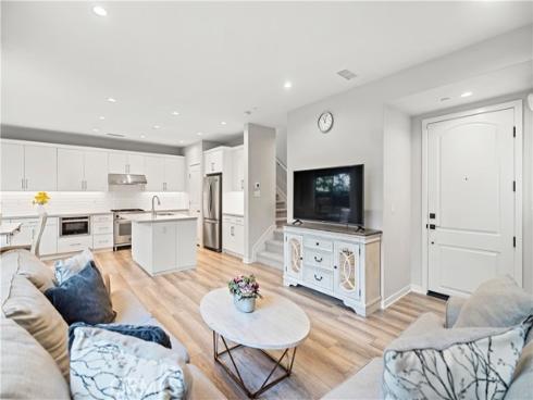 135 Messenger , Irvine, CA