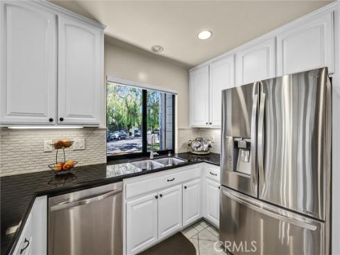 49 Pinewood , Irvine, CA