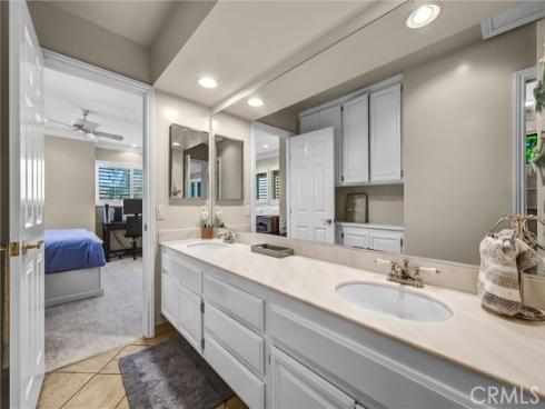 49 Pinewood , Irvine, CA
