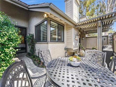 49 Pinewood , Irvine, CA