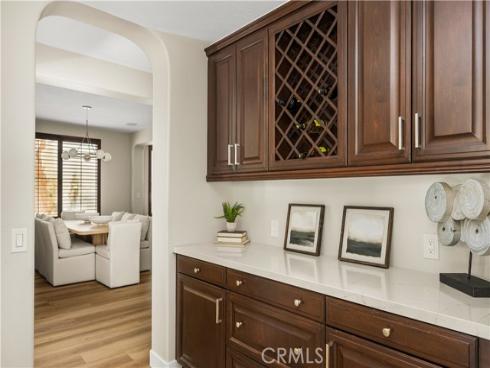 6 Thorn Hill , Irvine, CA