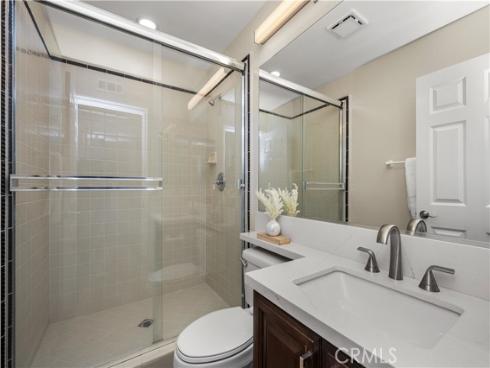 6 Thorn Hill , Irvine, CA