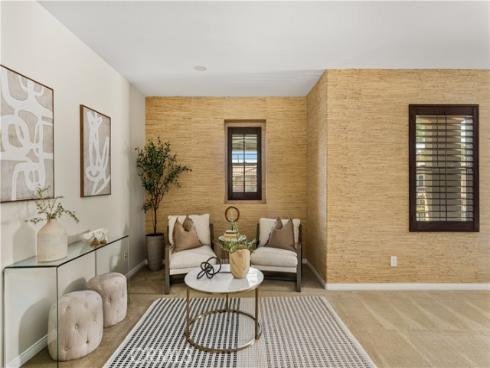 6 Thorn Hill , Irvine, CA