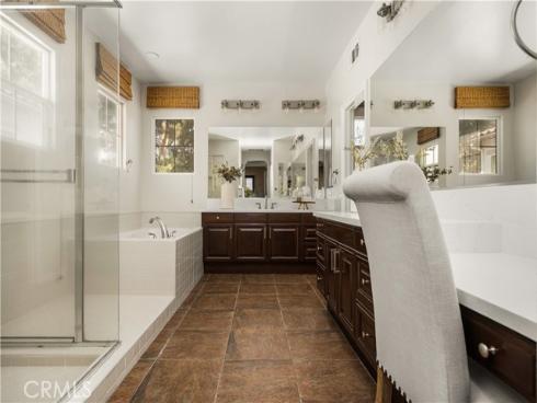 6 Thorn Hill , Irvine, CA
