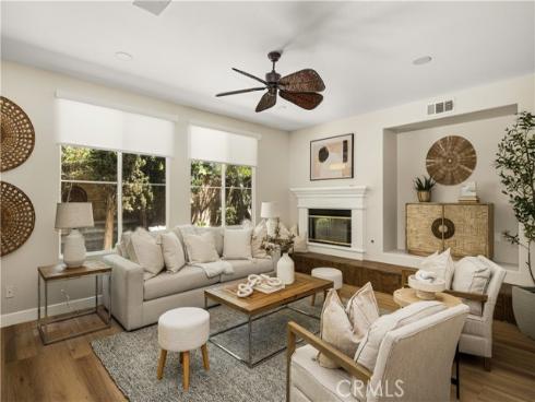 6 Thorn Hill , Irvine, CA