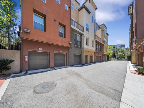 573 Rockefeller , Irvine, CA