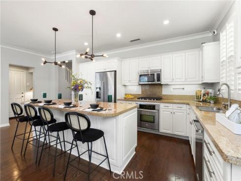 205 Mantle , Irvine, CA