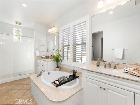 205 Mantle , Irvine, CA