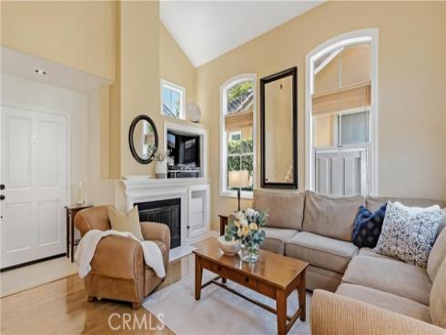 18 Parthenia , Irvine, CA
