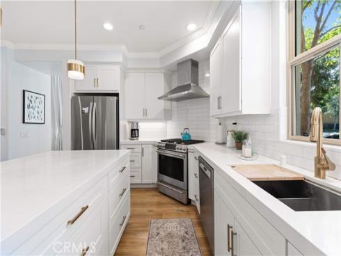 111 Chantilly , Irvine, CA