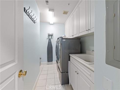 111 Chantilly , Irvine, CA