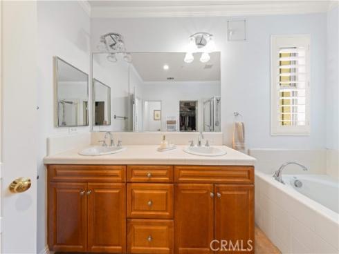 111 Chantilly , Irvine, CA