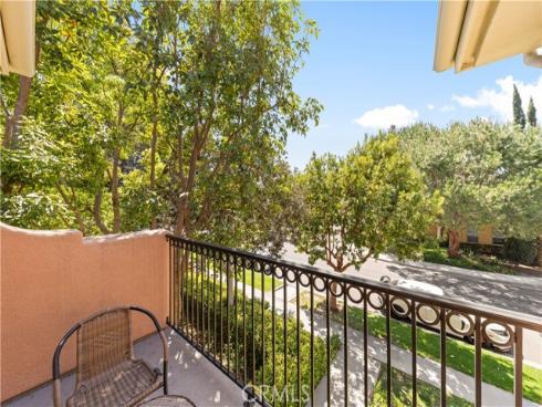 111 Chantilly , Irvine, CA