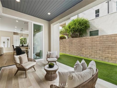 107  Spiral  , Irvine, CA