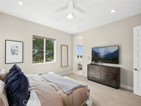 107  Spiral  , Irvine, CA
